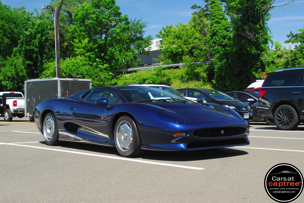 Jaguar XJ220